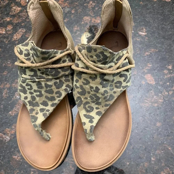 Leopard Print Sandals - Picture 1 of 3